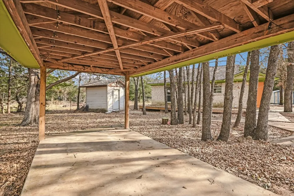309 Stolle Lane Flatonia, TX 78941