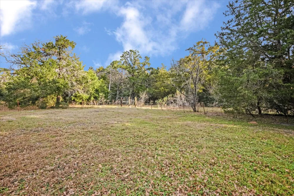 309 Stolle Lane Flatonia, TX 78941