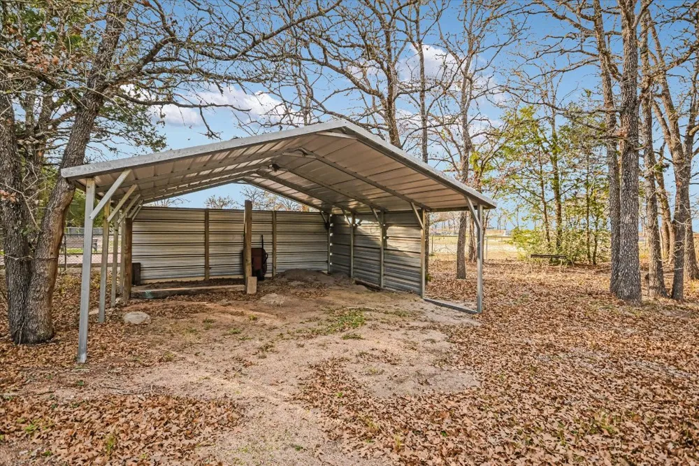 309 Stolle Lane Flatonia, TX 78941