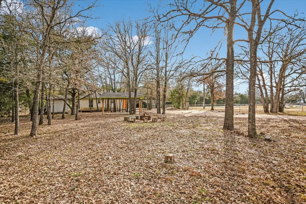 309 Stolle Lane Flatonia, TX 78941