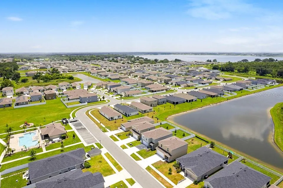 2060 GOLDEN BEAK DRIVE Eagle Lake, FL 33839