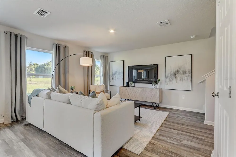 2076 GOLDEN BEAK DRIVE Eagle Lake, FL 33839