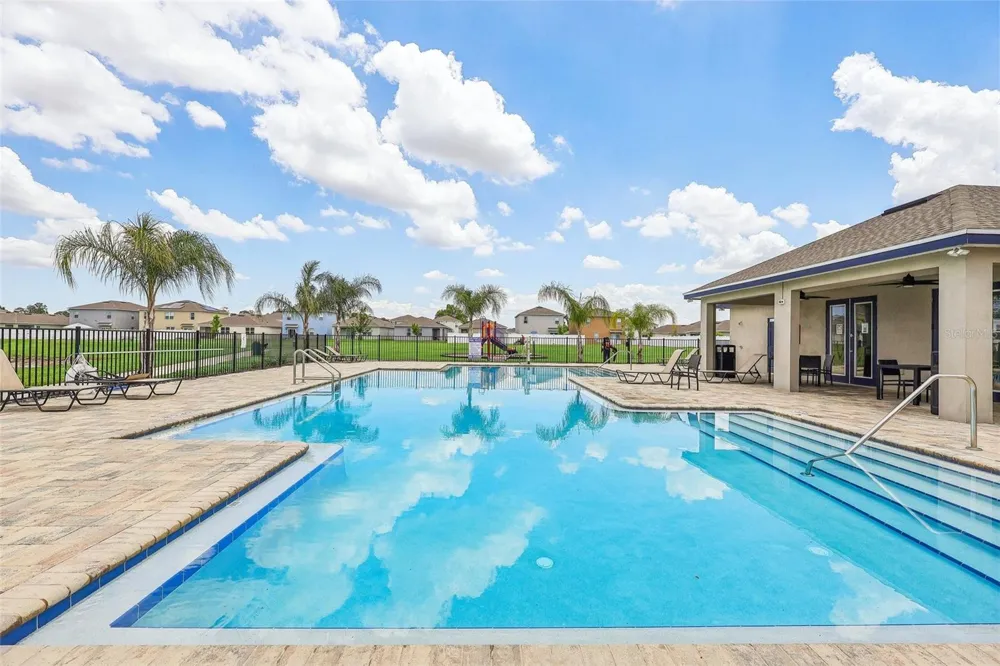 2076 GOLDEN BEAK DRIVE Eagle Lake, FL 33839