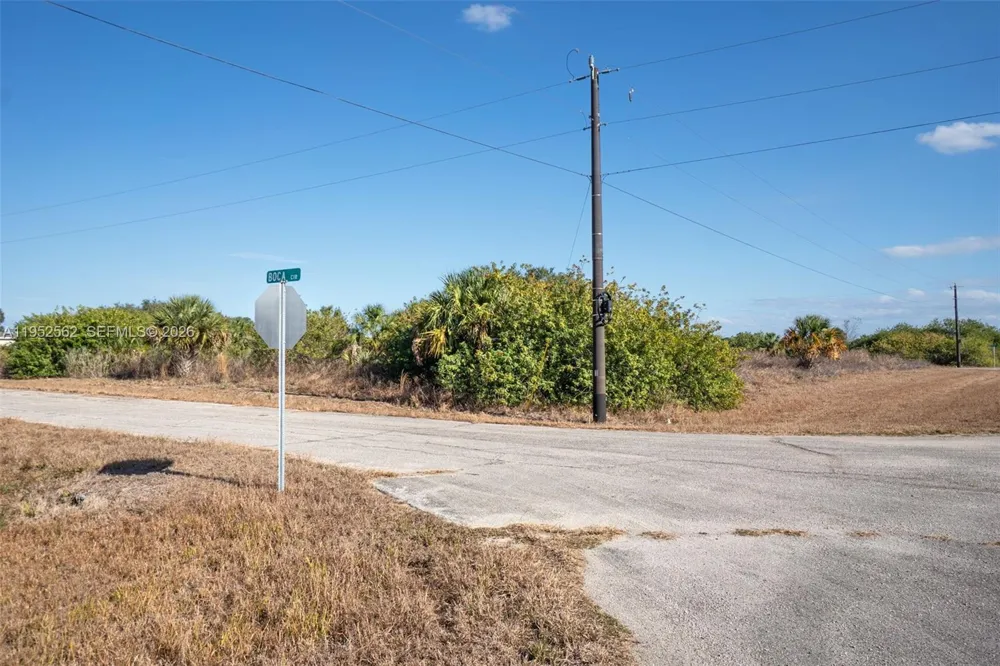 403 Boca Cir La Belle, FL 33935