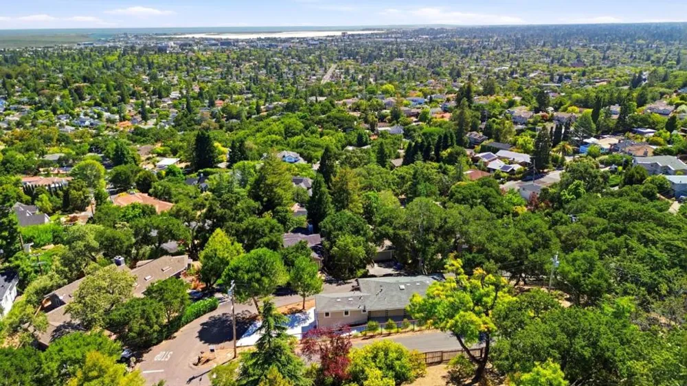 3803 Hamilton Way Redwood City, CA 94062
