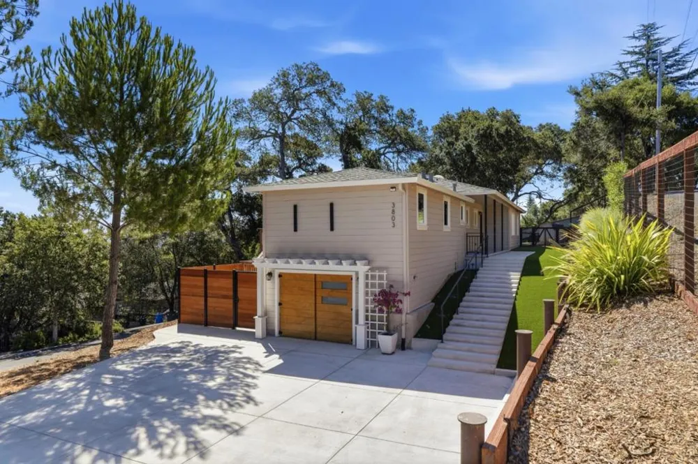 3803 Hamilton Way Redwood City, CA 94062