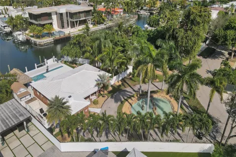 1995 Hibiscus Dr