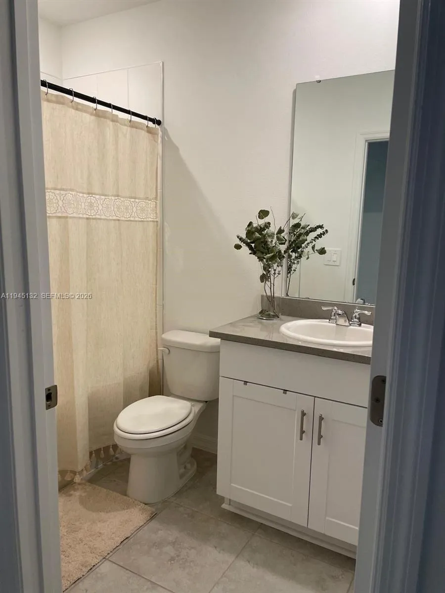 3829 GIORGIO Winter Haven, FL 33884