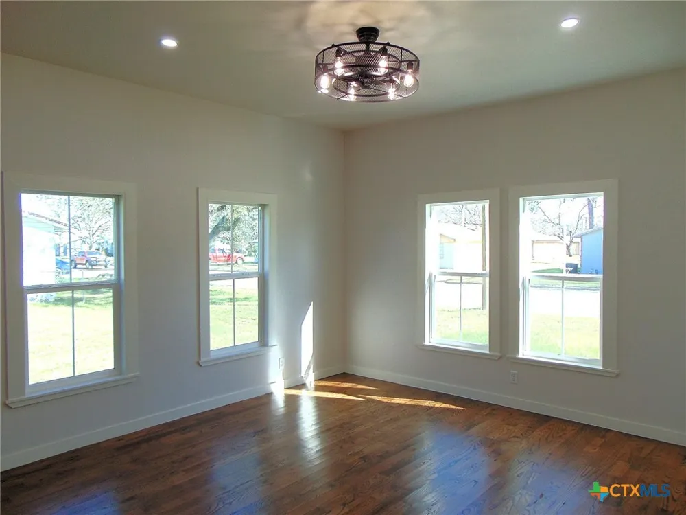 500 S Texana Street Hallettsville, TX 77964