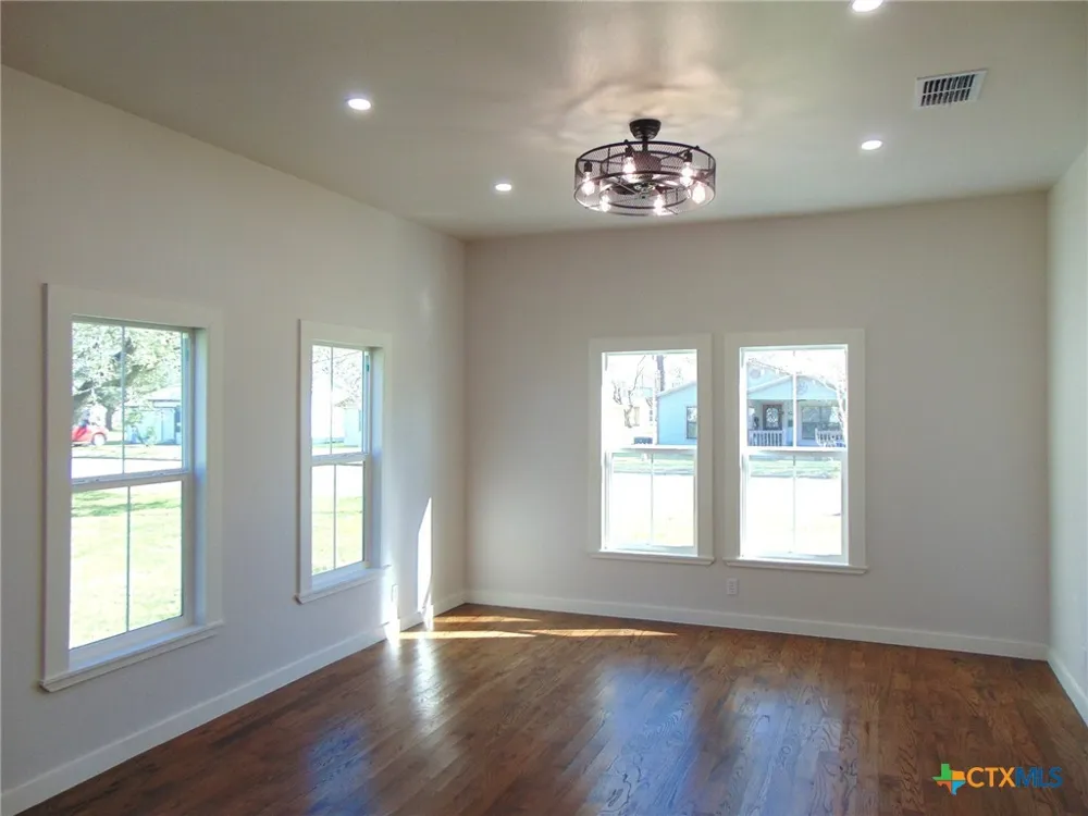 500 S Texana Street Hallettsville, TX 77964