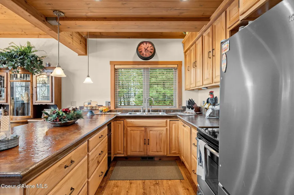 2094 E Driftwood Heights Drive Harrison, ID 83833