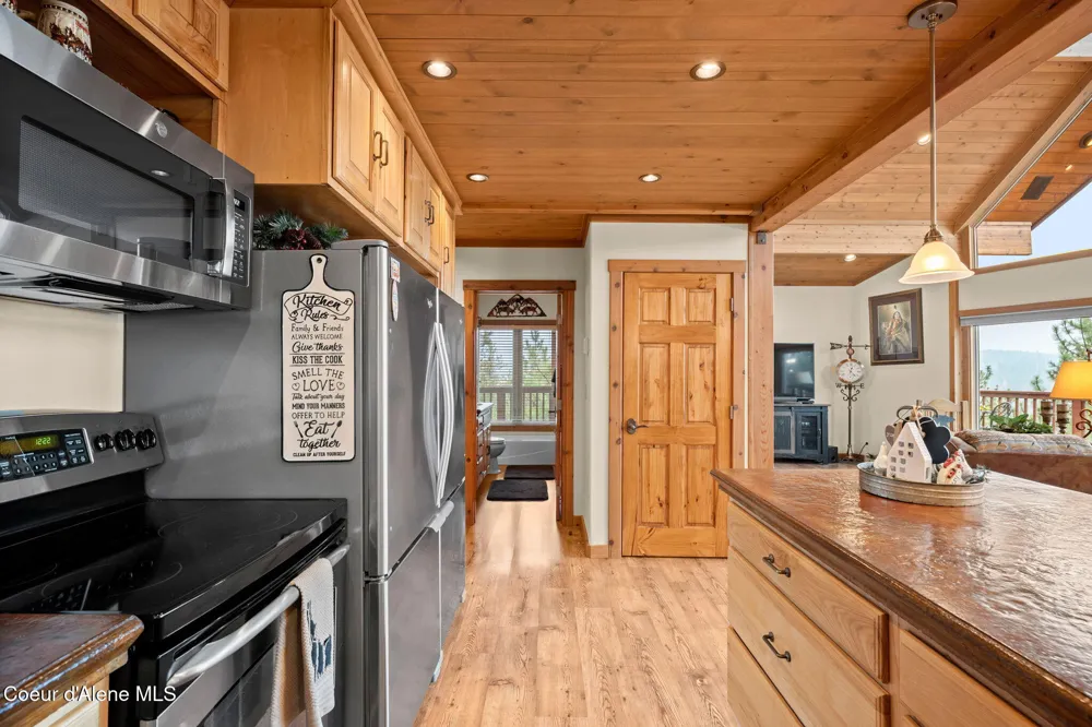 2094 E Driftwood Heights Drive Harrison, ID 83833