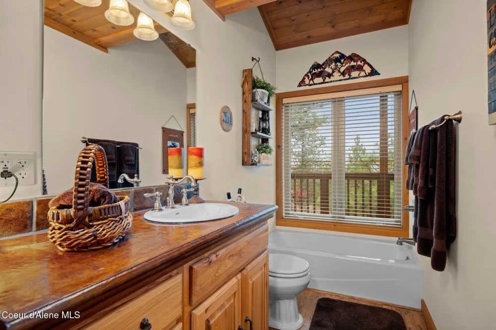 2094 E Driftwood Heights Drive Harrison, ID 83833