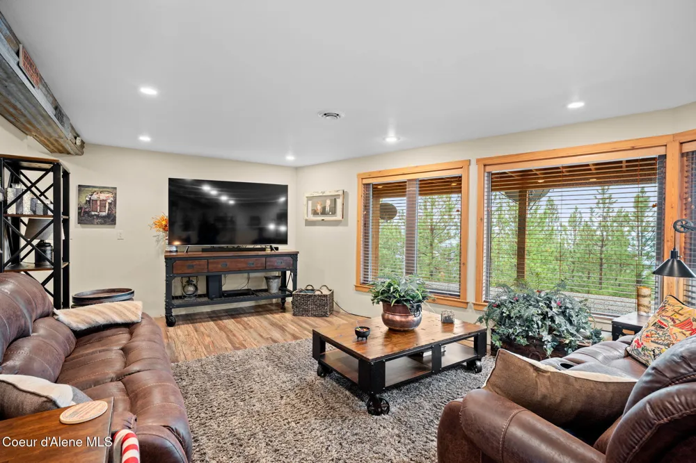 2094 E Driftwood Heights Drive Harrison, ID 83833
