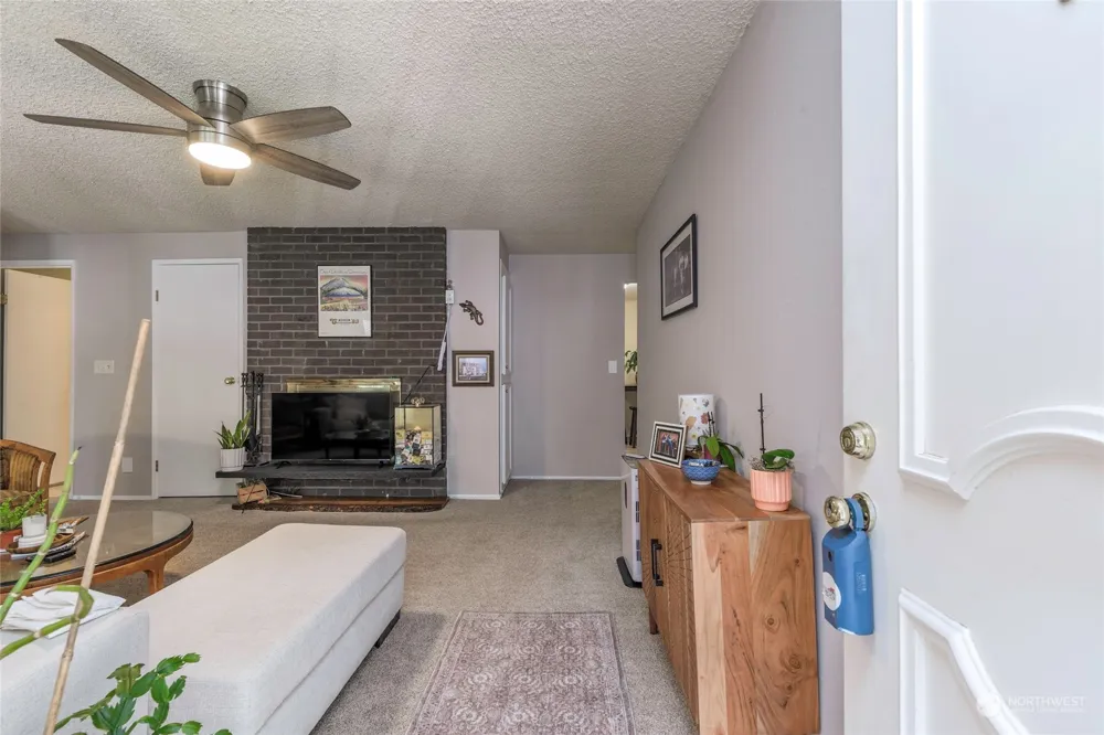 8319 Cirque Drive W #3 University Place, WA 98467