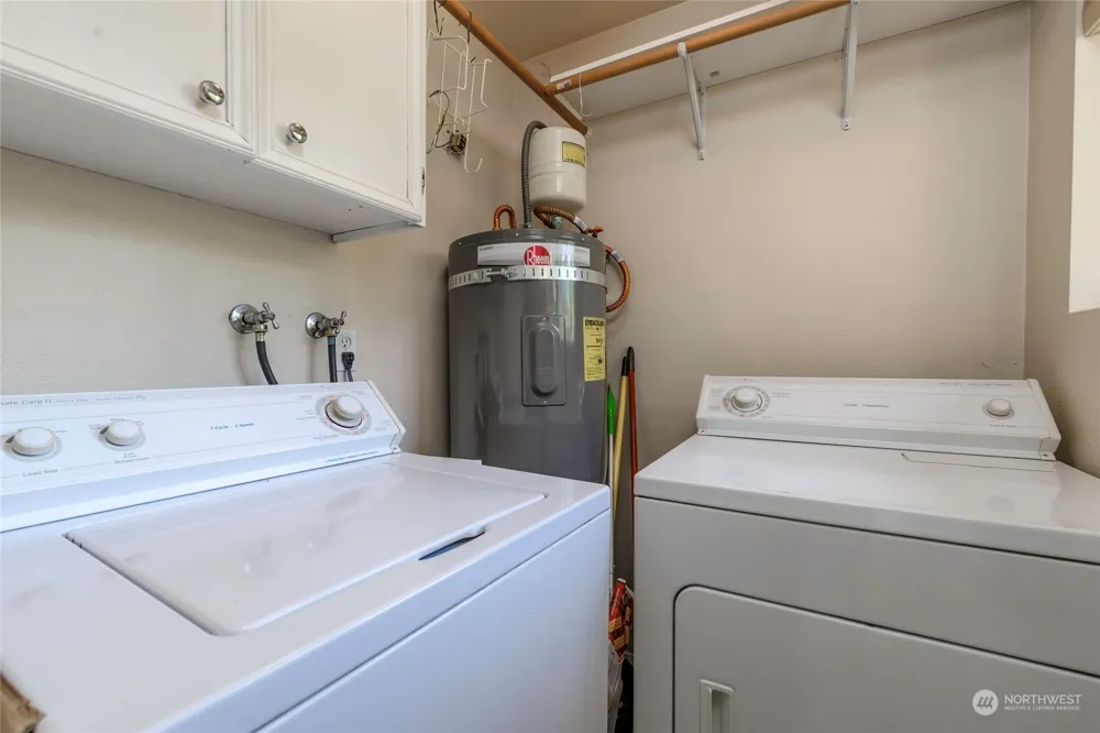 8319 Cirque Drive W #3 University Place, WA 98467