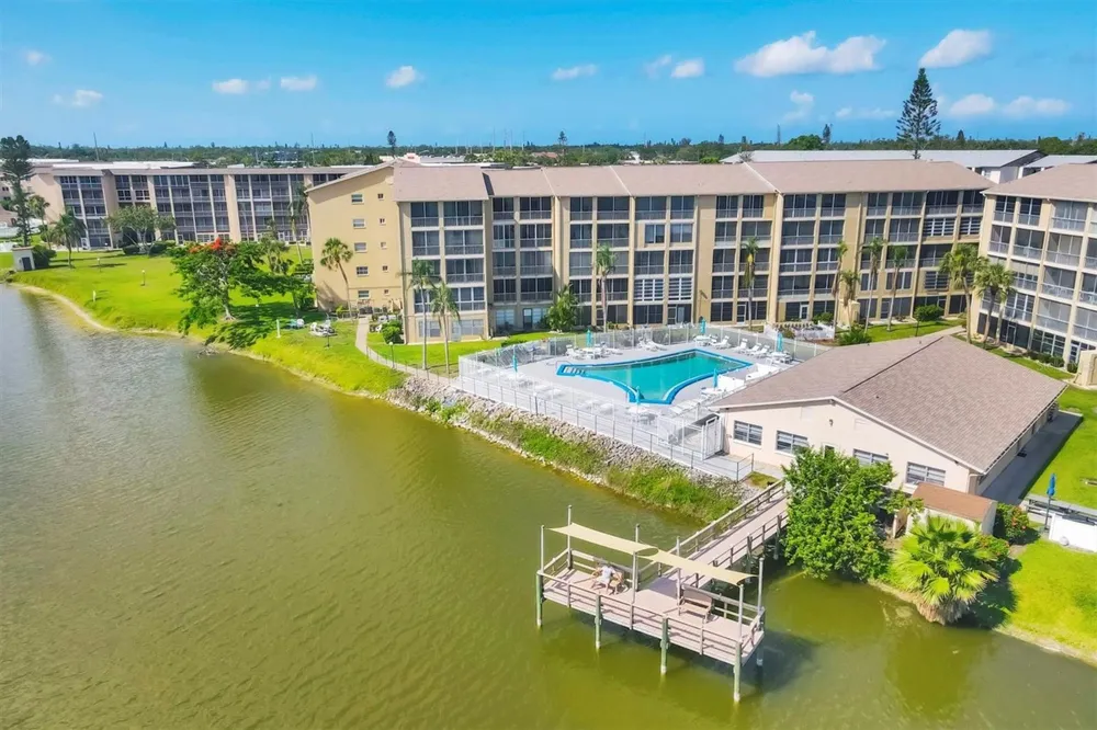 3534 LAKE BAYSHORE DRIVE #K118 Bradenton, FL 34205