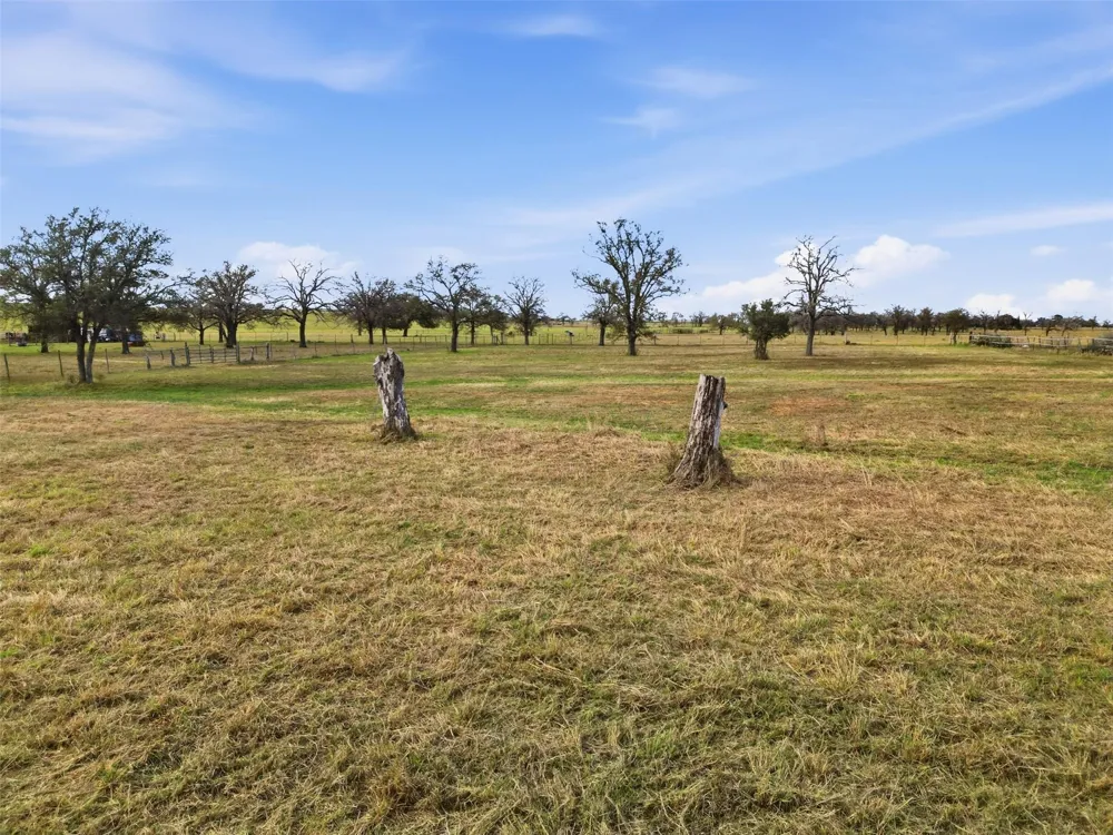 3 Oak Creek Street Gonzales, TX 78629
