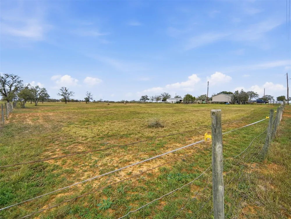 3 Oak Creek Street Gonzales, TX 78629