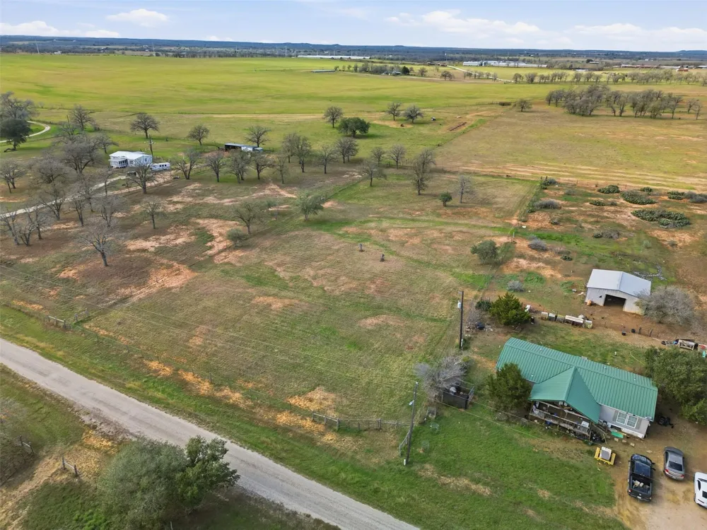 3 Oak Creek Street Gonzales, TX 78629