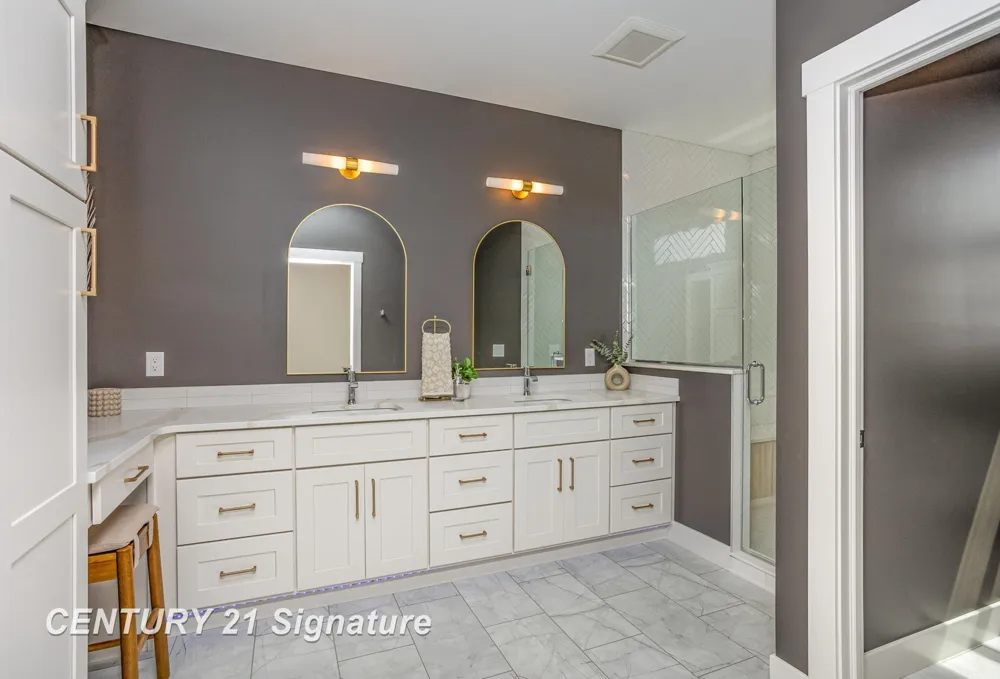 34 W Grove Court Thomas Township, MI 48623