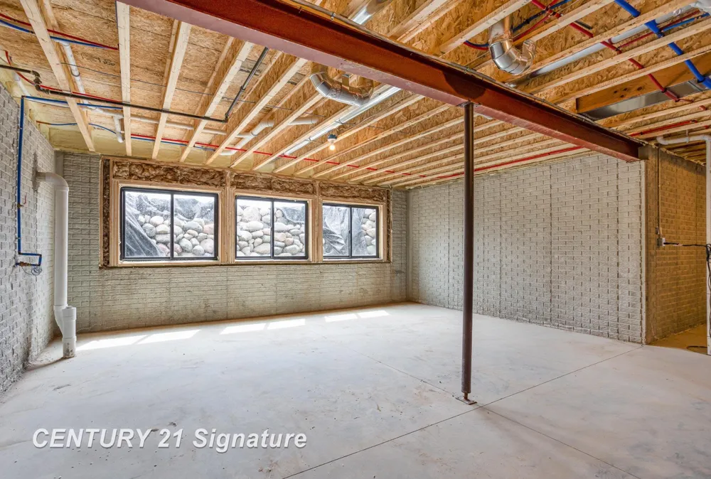 34 W Grove Court Thomas Township, MI 48623