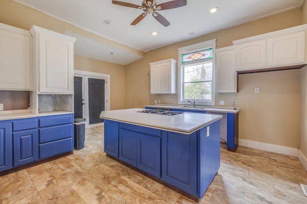 720 W Pecan Street Coleman, TX 76834