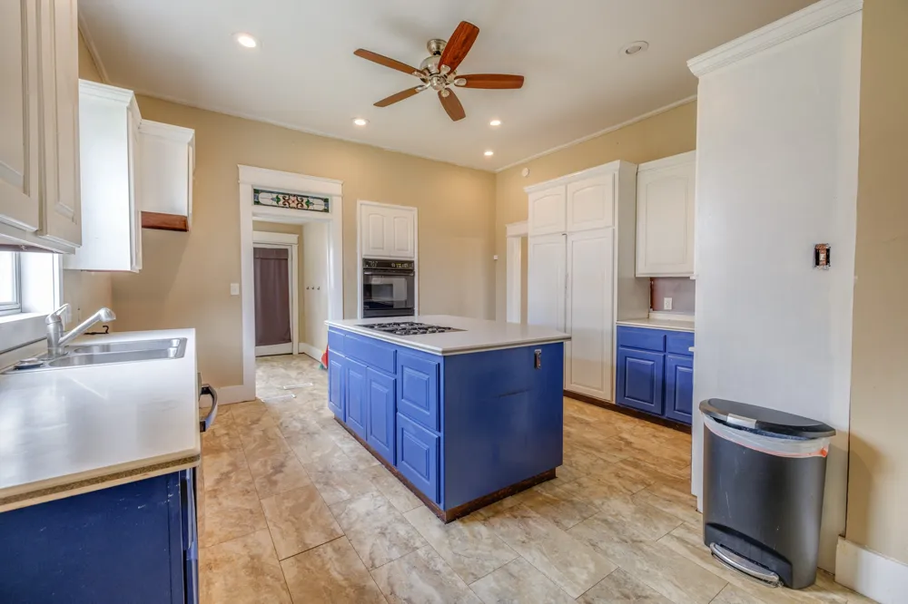 720 W Pecan Street Coleman, TX 76834