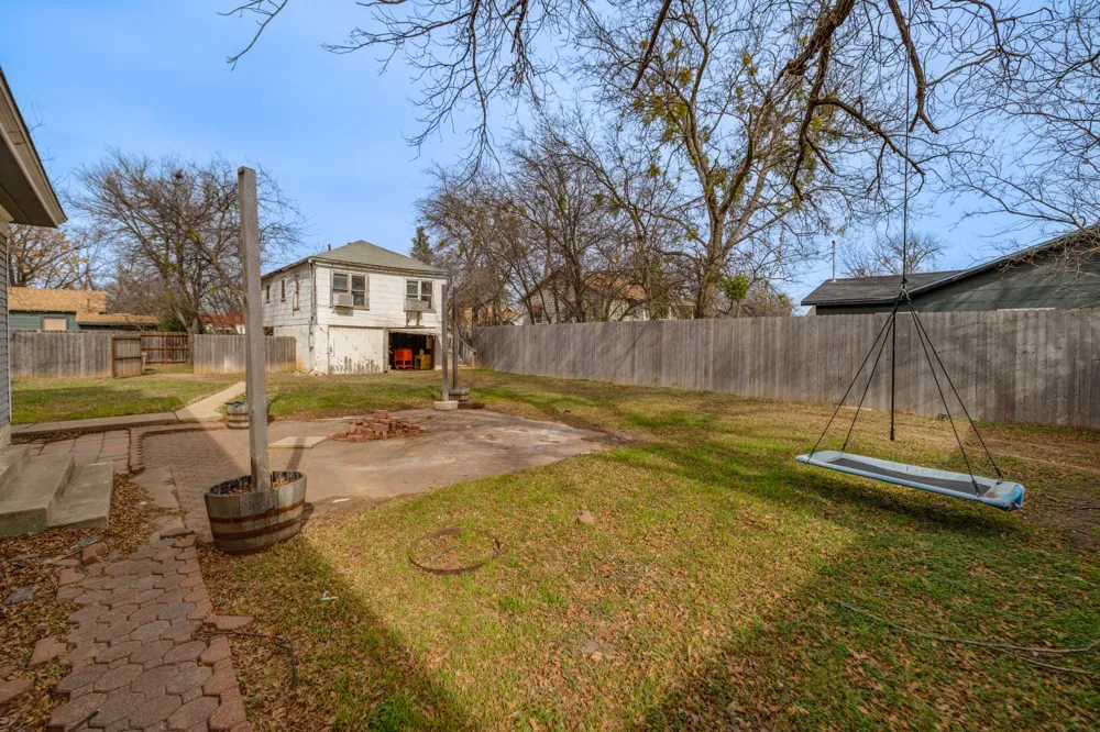 720 W Pecan Street Coleman, TX 76834