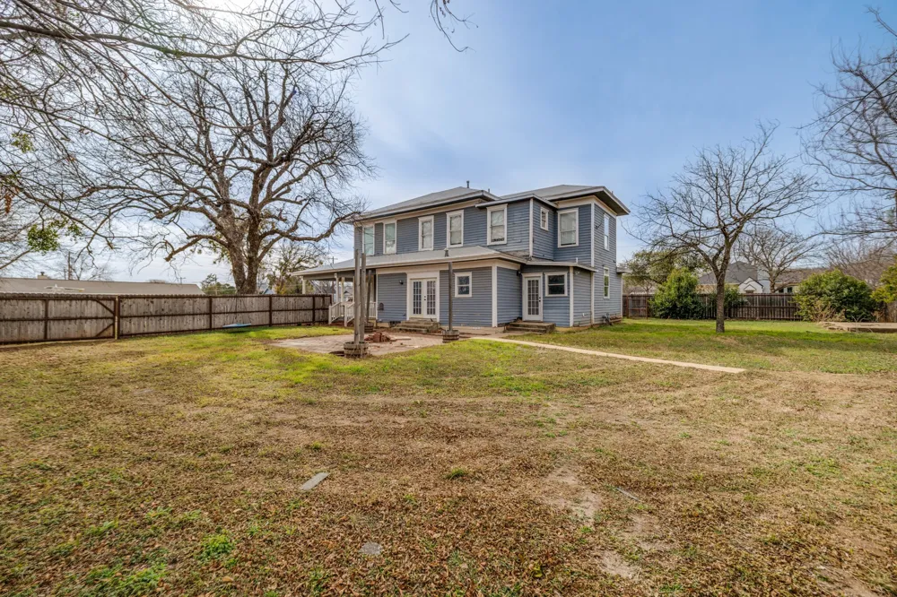 720 W Pecan Street Coleman, TX 76834