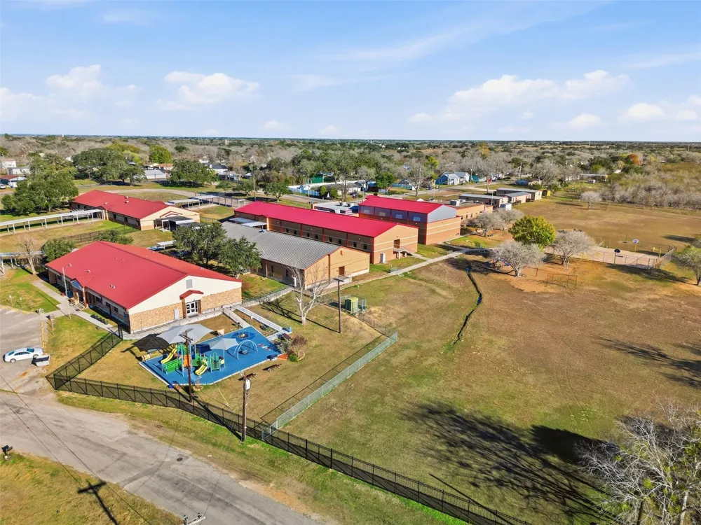 1123 Dunn Street Yoakum, TX 77995