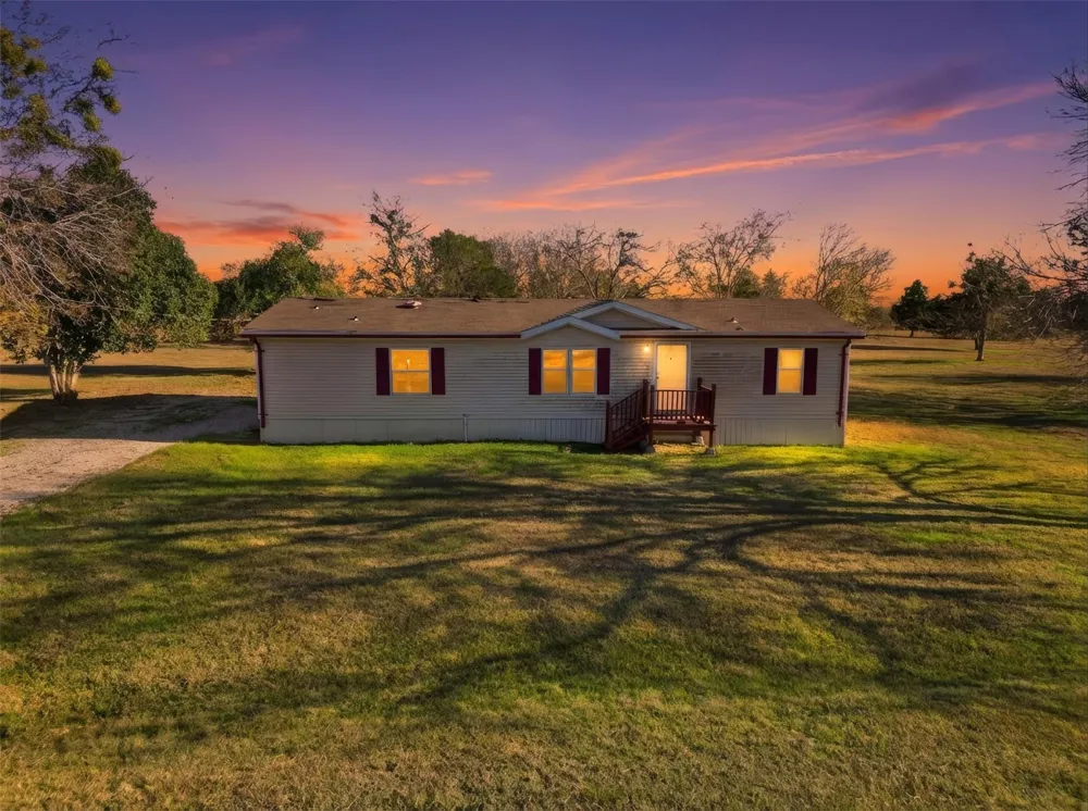 1123 Dunn Street Yoakum, TX 77995