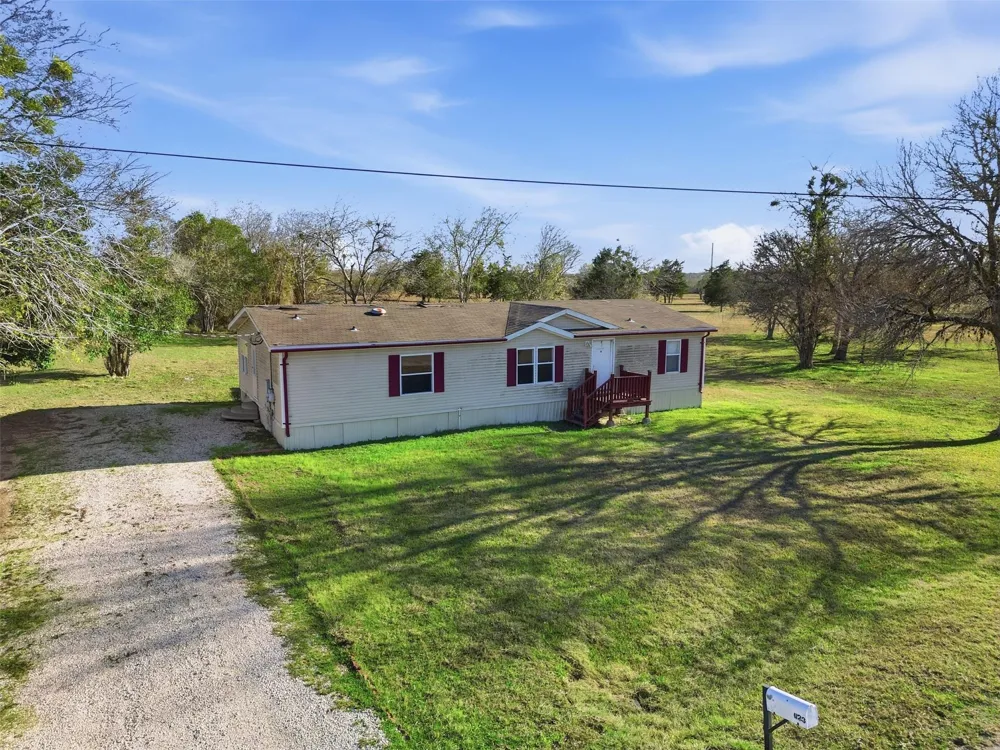 1123 Dunn Street Yoakum, TX 77995