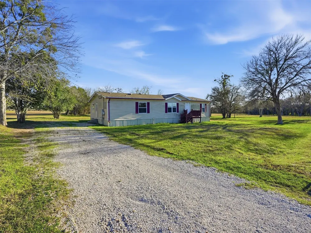 1123 Dunn Street Yoakum, TX 77995
