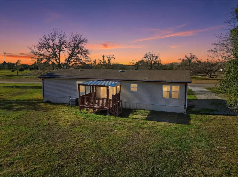 1123 Dunn Street Yoakum, TX 77995
