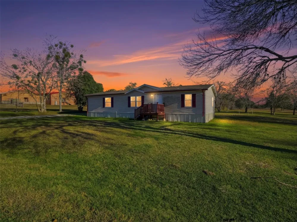 1123 Dunn Street Yoakum, TX 77995
