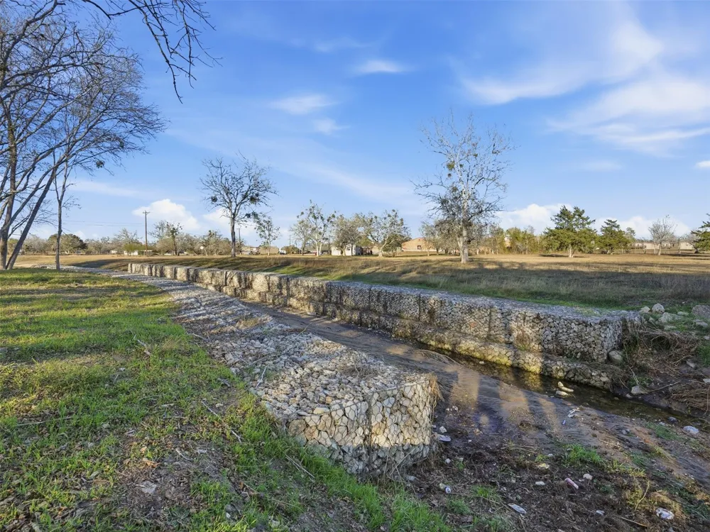 1123 Dunn Street Yoakum, TX 77995