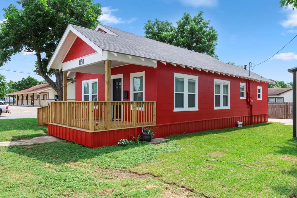 1138 Fannin Street Columbus, TX 78934