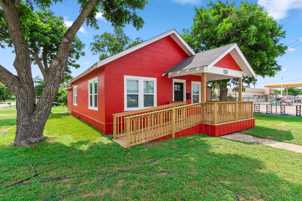 1138 Fannin Street Columbus, TX 78934