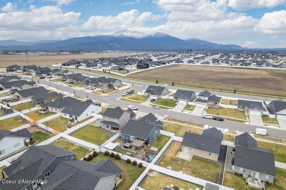 6697 W Irish Circle Rathdrum, ID 83858