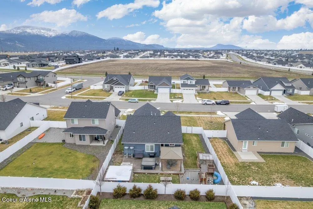 6697 W Irish Circle Rathdrum, ID 83858