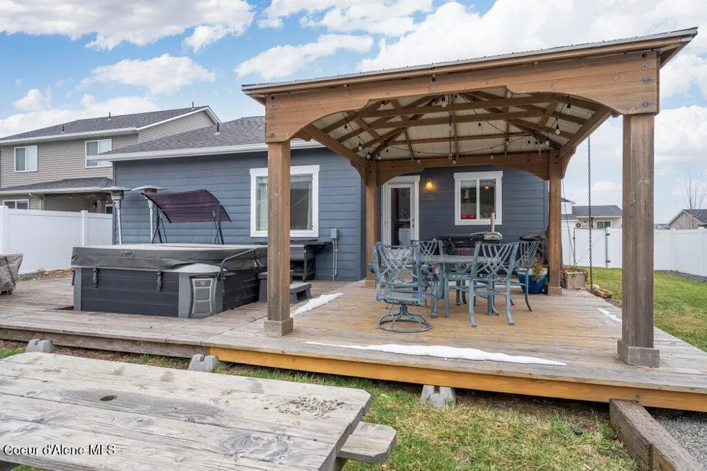 6697 W Irish Circle Rathdrum, ID 83858