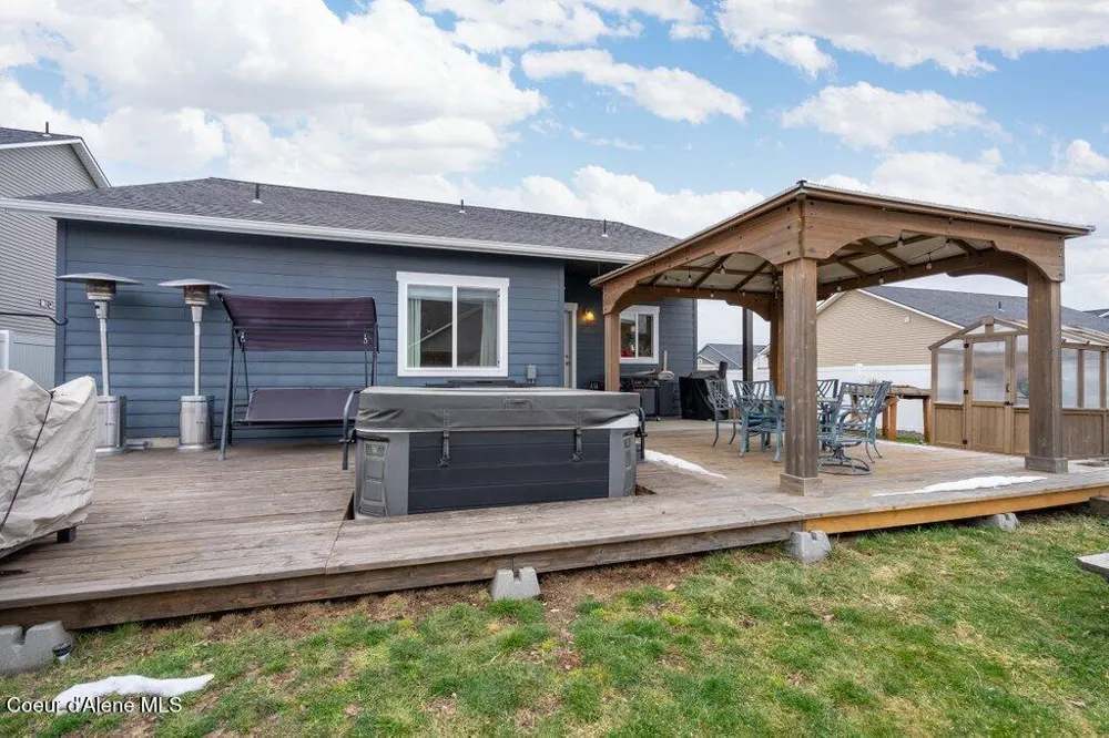6697 W Irish Circle Rathdrum, ID 83858