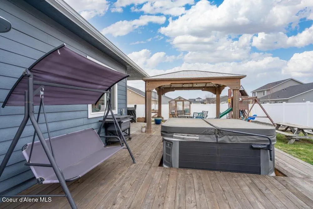 6697 W Irish Circle Rathdrum, ID 83858