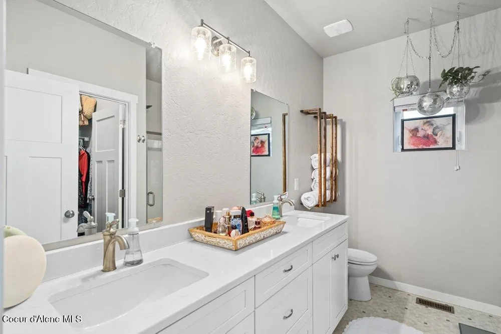 6697 W Irish Circle Rathdrum, ID 83858