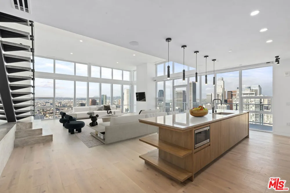 230 W Olympic Boulevard #PH 2