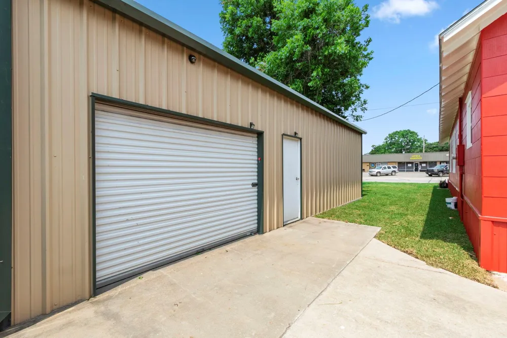 1138 Fannin Street Columbus, TX 78934