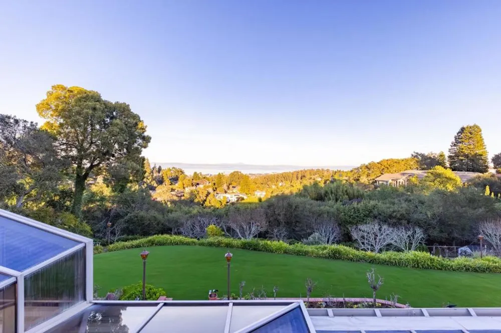 2930 Privet Drive Hillsborough, CA 94010