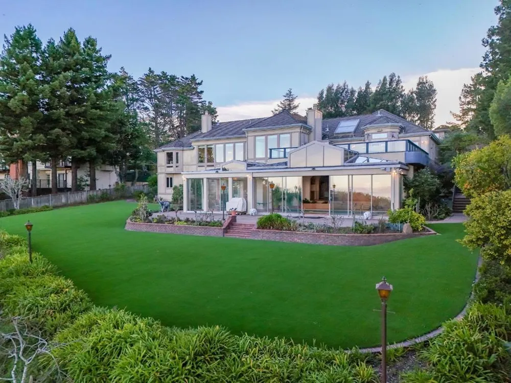 2930 Privet Drive Hillsborough, CA 94010