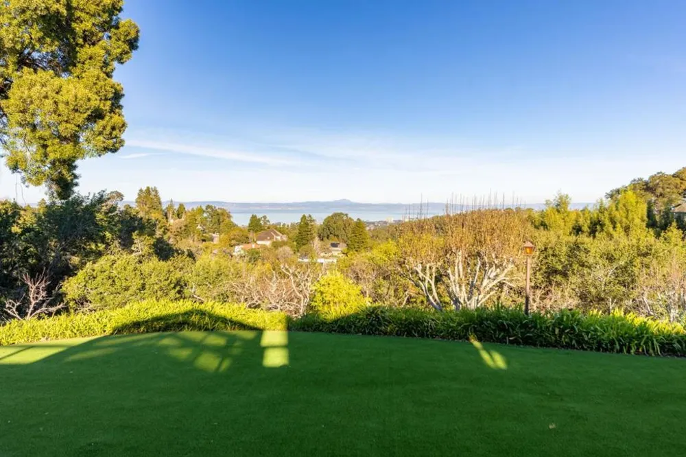 2930 Privet Drive Hillsborough, CA 94010